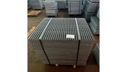 Решетчатый прессованный настил P Zn 33x33 / 30x3 Ст3пс фото решетчатый прессованный настил P Zn 33x33 / 30x3 Ст3пс купить в Рязани